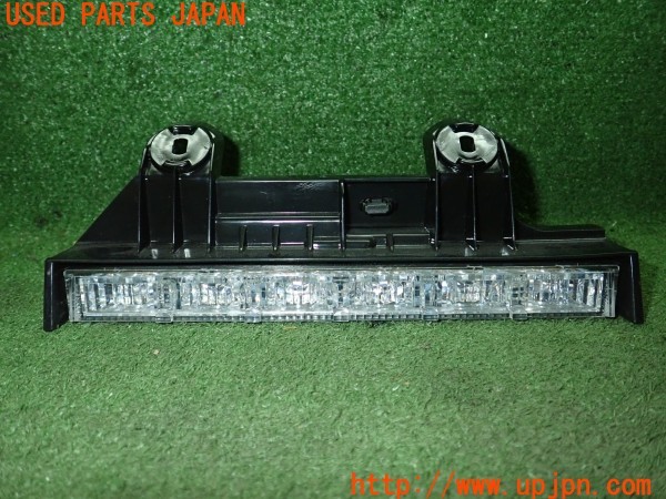 3UPJ=31550590]ヴォクシー(ZRR80W)純正 ハイマウントストップランプ 中古_m2