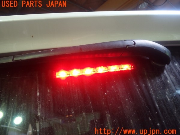 3UPJ=31550590]ヴォクシー(ZRR80W)純正 ハイマウントストップランプ 中古_m4