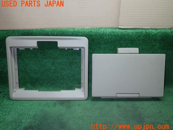 3UPJ=31690559]ヴェルファイア ハイブリッド(AYH30W)純正 08631-00010-A0 フリップダウンモニター 中古_m0