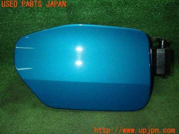 3UPJ=31710012]プリウスPHV(ZVW52)前期 純正 74458-47030 充電ポートカバー 充電口カバー 中古_m0