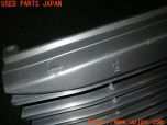 3UPJ=31780047]ランクル100系(UZJ100W)前期 純正 フロントグリル ラジエーターグリル 中古_s2