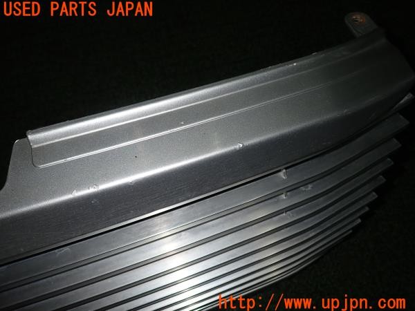3UPJ=31780047]ランクル100系(UZJ100W)前期 純正 フロントグリル ラジエーターグリル 中古_m3