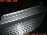 3UPJ=31780047]ランクル100系(UZJ100W)前期 純正 フロントグリル ラジエーターグリル 中古_s3