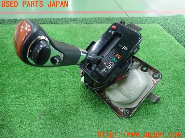 3UPJ=31780205]ランクル100系(UZJ100W)前期 純正 シフトレバー シフトパネル 中古_m0