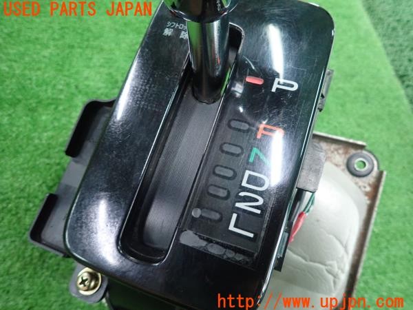 3UPJ=31780205]ランクル100系(UZJ100W)前期 純正 シフトレバー シフトパネル 中古_m2