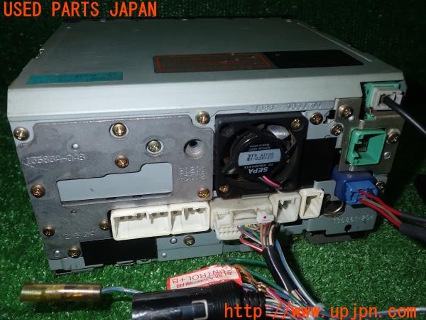 3UPJ=31780502]ランクル100系(UZJ100W)前期 ECLIPS イクリプス AVN2204D DVDナビ 地図ディスク/取付ステー付 中古_m2