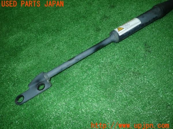 3UPJ=31820702]レクサス CT200h(ZWA10)純正  リアパフォーマンスダンパー 中古 _m2