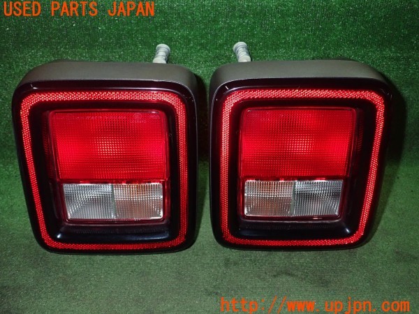 3UPJ=31890547]ジープラングラー アンリミテッド(JL36L)純正 55112892AG  テールランプ 中古_m0