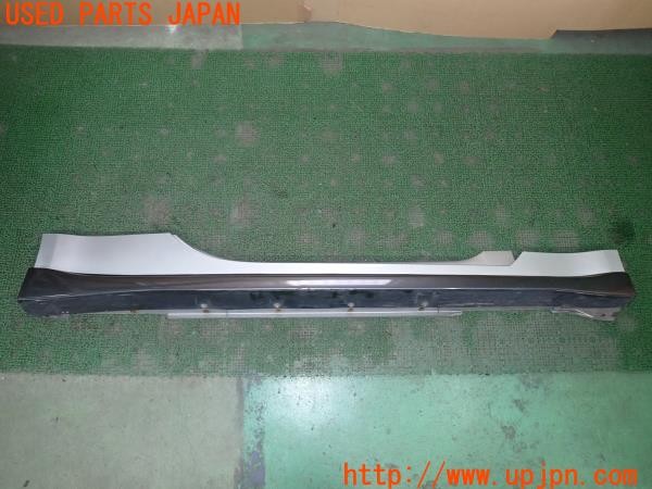 3UPJ=32040025]フェアレディZ Version NISMO(Z33)後期 純正 右サイドステップ 中古_m0