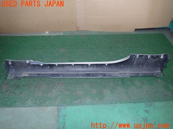 3UPJ=32040025]フェアレディZ Version NISMO(Z33)後期 純正 右サイドステップ 中古_m2