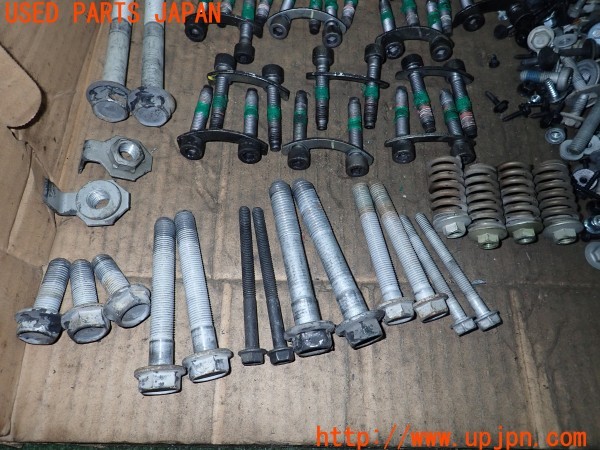 3UPJ=32090720]ジープ グランドチェロキー(WK36A)ネジ・ナット・ステー類 セット ジャンク_m2