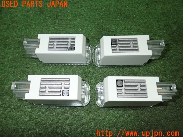 3UPJ=32150512]アウディ A6(F2DKNF)社外 カーテシランプ 中古_m2