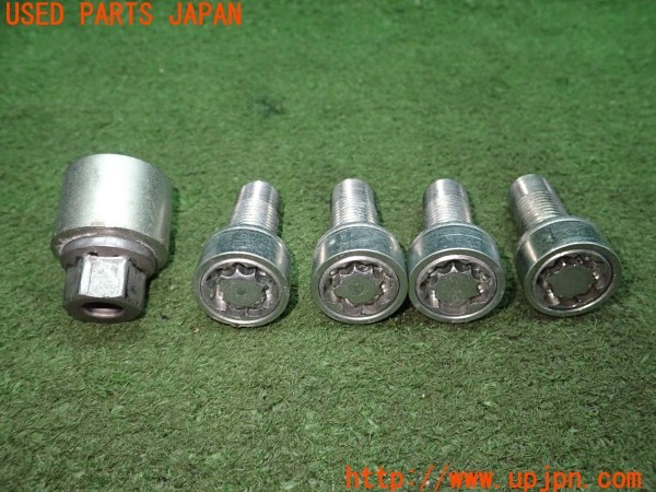 3UPJ=32150968]アウディ A6(F2DKNF)純正 82A071455 M14×P1.5×27 ホイールロックボルト 中古_m2