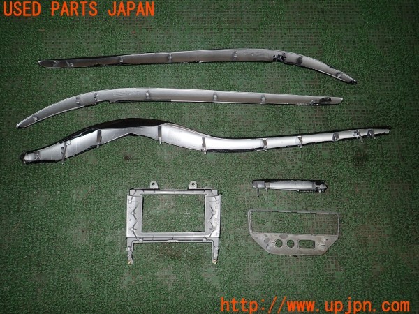 3UPJ=32170645]マセラティ グラントゥーリズモ(MGT)純正 オーディオパネル ドアトリム  内装パネル 中古_m1