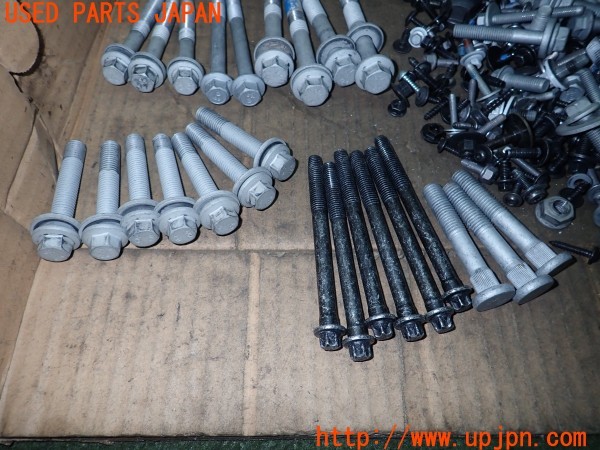 3UPJ=32250720]ボルボ C40 リチャージ(XE400RXCE)ネジ・ナット・ステー類 セット ジャンク_m2