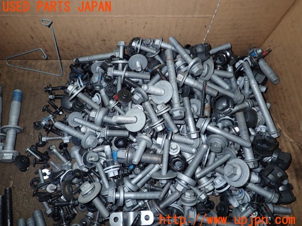 3UPJ=32250720]ボルボ C40 リチャージ(XE400RXCE)ネジ・ナット・ステー類 セット ジャンク_m3