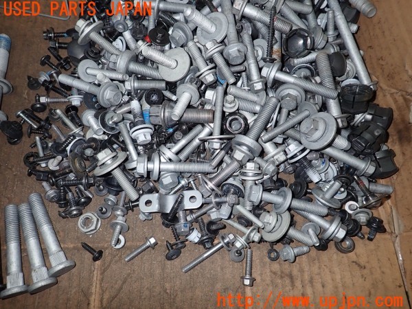 3UPJ=32250720]ボルボ C40 リチャージ(XE400RXCE)ネジ・ナット・ステー類 セット ジャンク_m4