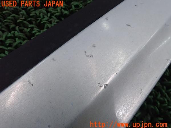 3UPJ=32470013]ベンツ 240D(115117)W115 純正 左フロントピラーモール 中古_m4