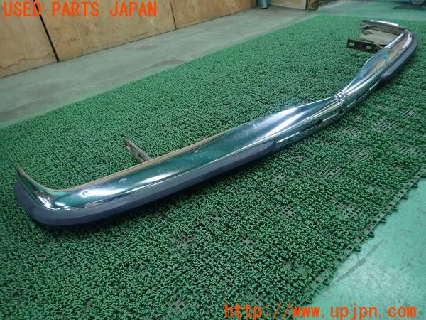 3UPJ=32470048]ベンツ 240D(115117)W115 純正 フロントバンパー 中古_m1