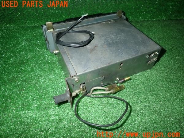 3UPJ=32470519]ベンツ 240D(115117)W115 純正 ラジオ 難有 中古_m1