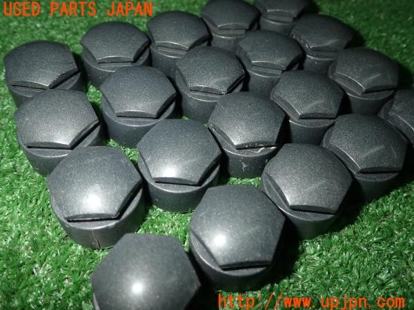3UPJ=32480001]アウディ Q3 スポーツバック(F3DPC)純正 4M0601173D ホイールナットキャップ ボルトキャップ 20個 中古_m1