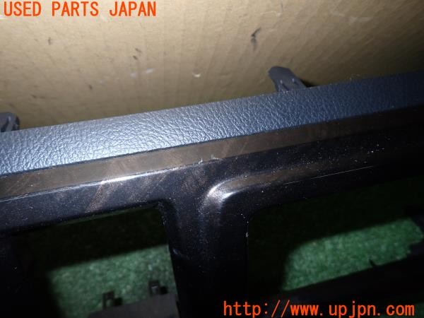 3UPJ=32560645]ハイエースバン 200系(KDH206V 4型)純正 木目調パネル インストルメントパネル ウィンドウスイッチパネル 中古_m4