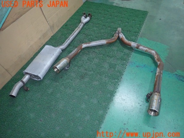 3UPJ=32570152]クライスラー 300C(LX57)前期 純正加工 リアマフラー 中古_m1