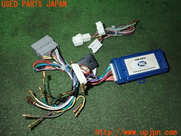 3UPJ=32570512]クライスラー 300C(LX57)前期 PAC JAPAN パックジャパン C2R-CHY4 ナビ オーディオ ハーネス インターフェ-ス 中古 _m0