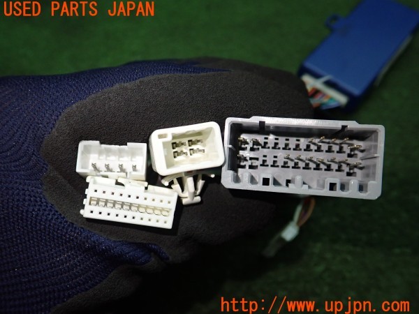 3UPJ=32570512]クライスラー 300C(LX57)前期 PAC JAPAN パックジャパン C2R-CHY4 ナビ オーディオ ハーネス インターフェ-ス 中古 _m3