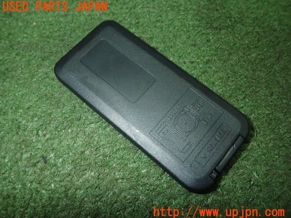 3UPJ=32570571]クライスラー 300C(LX57)前期 社外 究極アダプター iPad iPhone用 映像出力 リモコン 中古_m1