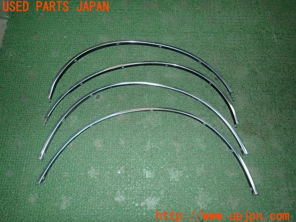 3UPJ=32840012]クラウン ハードトップ(GS131)純正?  フェンダーアーチモール 1台分 中古_m0