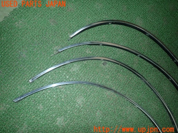 3UPJ=32840012]クラウン ハードトップ(GS131)純正?  フェンダーアーチモール 1台分 中古_m1