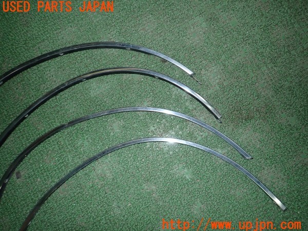 3UPJ=32840012]クラウン ハードトップ(GS131)純正?  フェンダーアーチモール 1台分 中古_m2