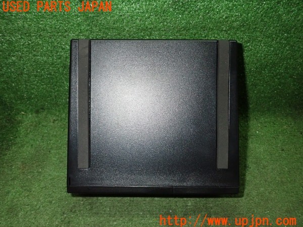 3UPJ=32880625]アウディ A1 スポーツバック(8XCHZ)純正 パンク修理キット エアコンプレッサー 中古_m3