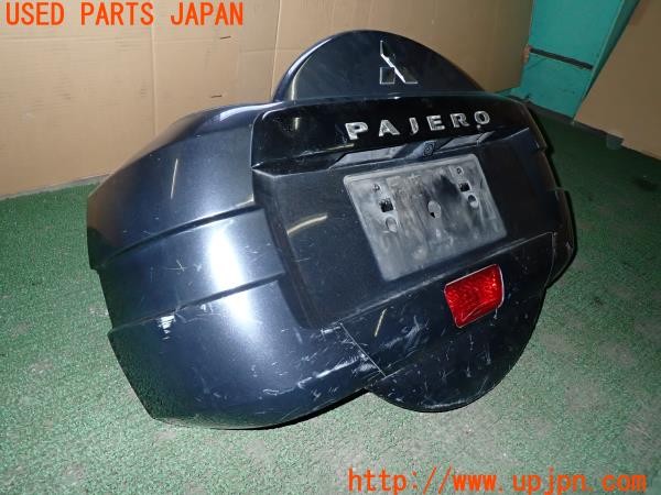 3UPJ=32890029]パジェロ ロング エクシード(V98W)純正 スペアタイヤカバー 中古_m1