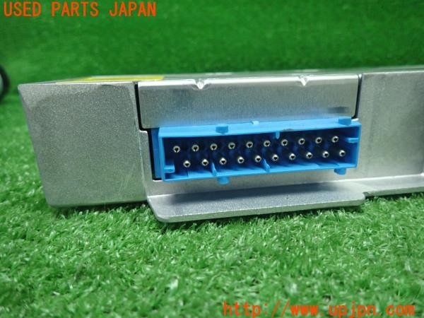 3UPJ=32930511]ポルシェ カイエン S ハイブリッド(92ACGE 958型)純正 7P5.035.223.G アンプ 中古_m2