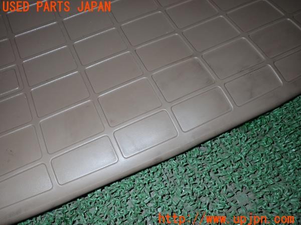 3UPJ=32930634]ポルシェ カイエン S ハイブリッド(92ACGE 958型)Weather Tech ウェザーテック ラゲッジマット トレイ 中古_m3