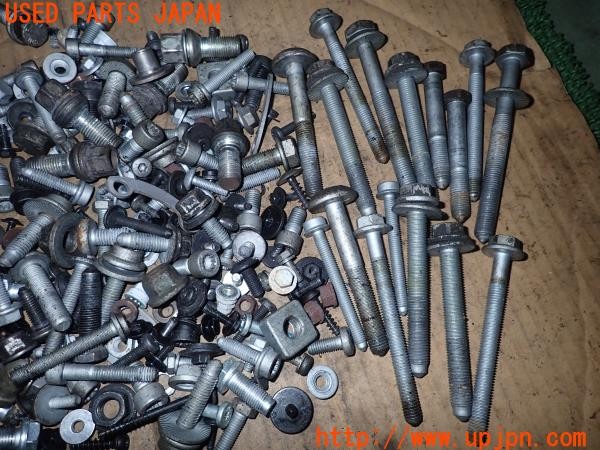 3UPJ=32980720]アウディ A5 カブリオレ(8FCALF B8系)ネジ・ナット・ステー類 セット ジャンク_m1