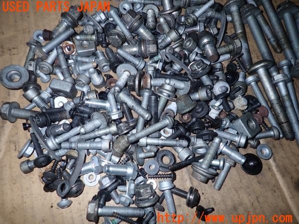 3UPJ=32980720]アウディ A5 カブリオレ(8FCALF B8系)ネジ・ナット・ステー類 セット ジャンク_m2