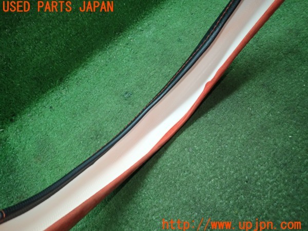 3UPJ=33130001]レクサス UX300e(KMA10)MOMO モモ COMFORT MICROFIBER 37×8.2 ハンドルカバー ステアリングカバー 中古_m2