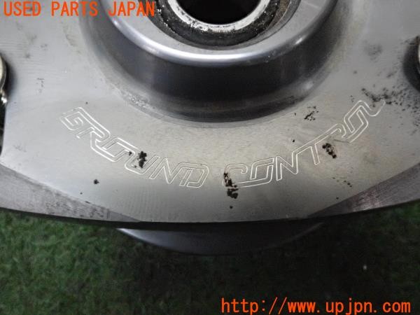 3UPJ=33180401]アウディ TTSクーペ(8JCDLF)GROUND CONTROL フロントアッパーマウント キャンバープレート M14×P1.5ナット付き 中古_m3