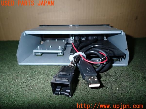3UPJ=33180512]アウディ TTSクーペ(8JCDLF)純正 USB・RCAポート ETCホルダー ビデオアダプター 中古_m3