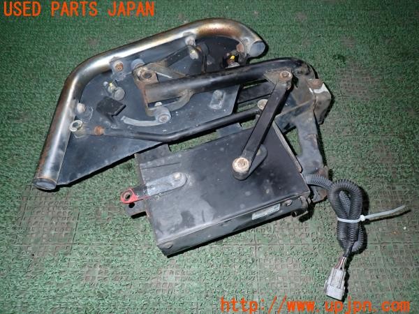 3UPJ=33190025]ハイエースワゴン(RZH101G)TOSHINTEC トーシンテック AUTO DOOR 75267-15000 左サイドステップ 電動 オートステップ 中古_m2