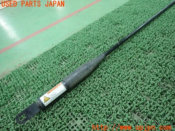 3UPJ=33270702]レクサス CT200h(ZWA10)純正 フロントパフォーマンスダンパー 中古_m1