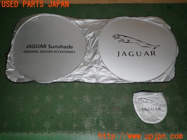 3UPJ=33460631]ジャガー XF(JB2GA X260)純正? サンシェード フロントサンシェード 収納袋付き 中古_m0