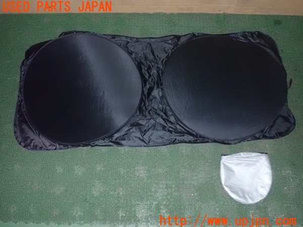3UPJ=33460631]ジャガー XF(JB2GA X260)純正? サンシェード フロントサンシェード 収納袋付き 中古_m3