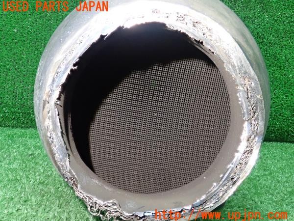 3UPJ=33490153]ジープ グランドチェロキー(WH47)純正 触媒② マニバーター マテリアル 約1.9Kg 切断加工品 ジャンク_m3