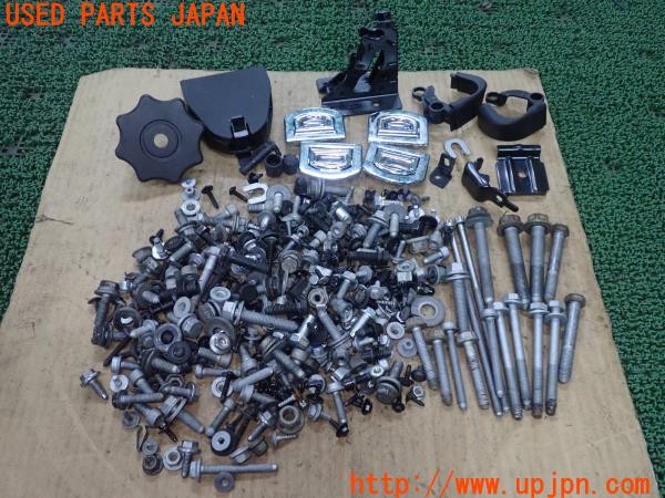 3UPJ=33580720]アウディ A4(8KCDN B8系)ネジ・ナット・ステー類 セット ジャンク_m0