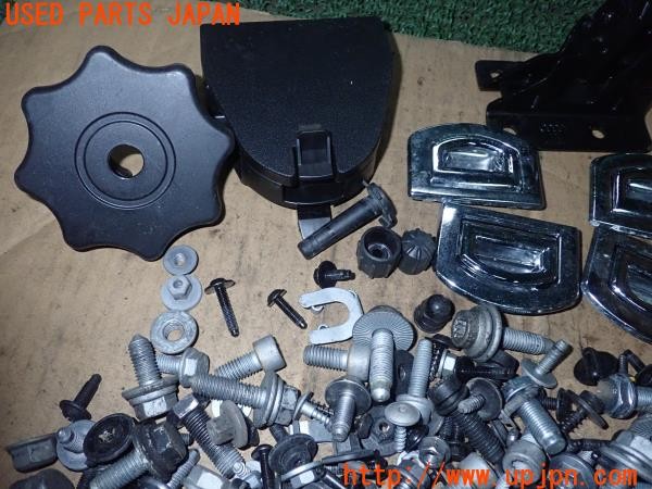 3UPJ=33580720]アウディ A4(8KCDN B8系)ネジ・ナット・ステー類 セット ジャンク_m2