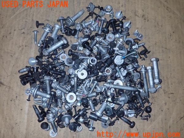 3UPJ=33610720]BMW 320i(VA20 E90)ネジ・ナット・ステー類 セット ジャンク_m0